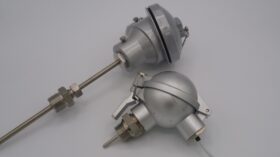 thermocouple-avec-tete-industrielle-avec-raccord-sous-tete-ou-raccord-glissant-reglable-scaled-6.jpg